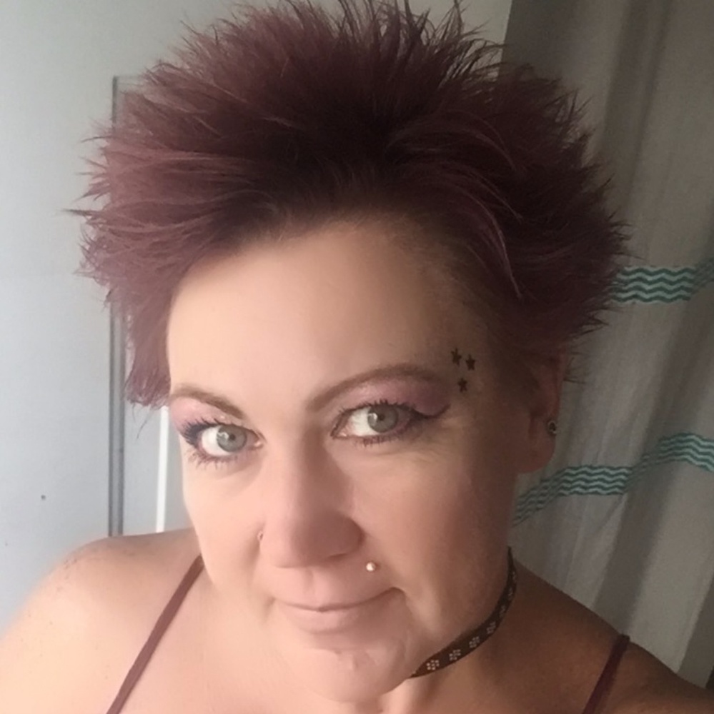 Meet your Posher, Renea